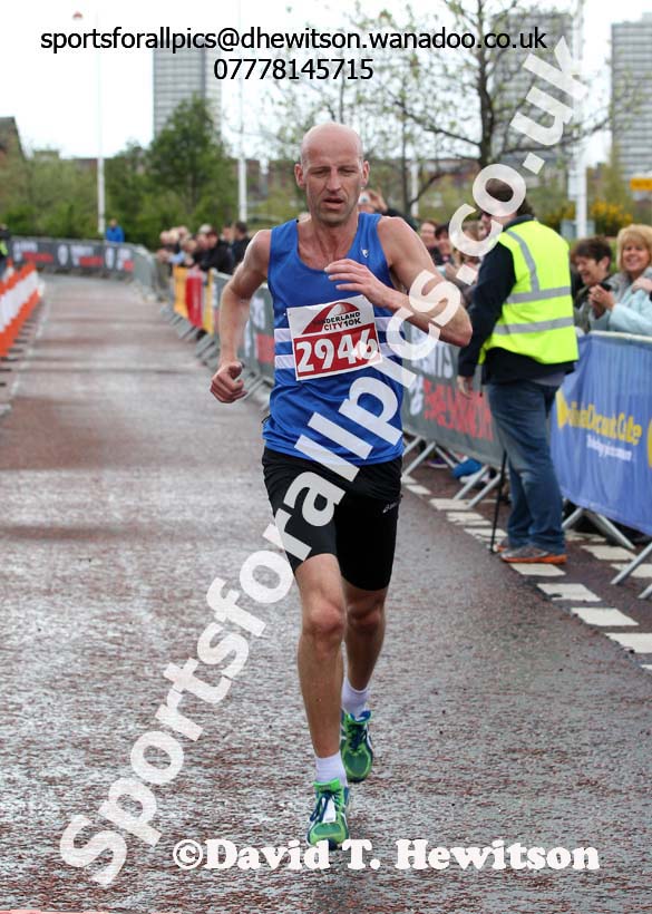 Ian Hudspith (Morpeth) wins the Sunderand City 10k. Photo: David T. Hewitson/Sports for All Pics